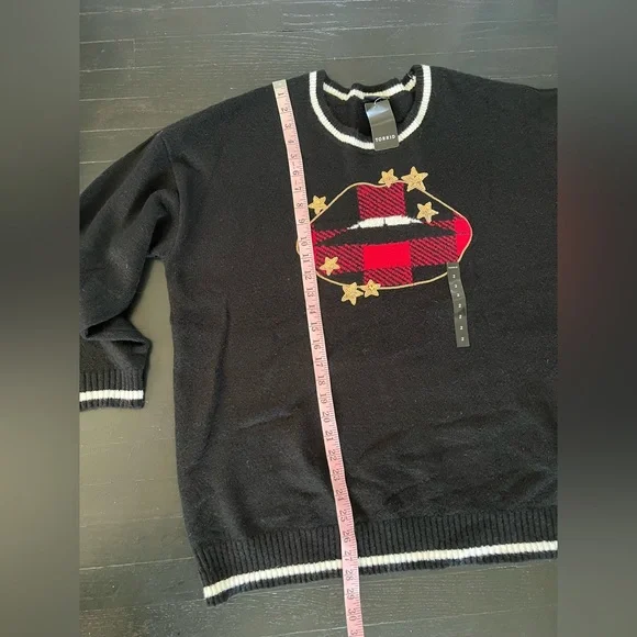 Torrid PULLOVER CREW NECK SWEATER Black Star Lips Plaid Plus size 2 - Picture 5 of 9